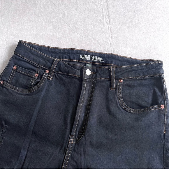 Wild Fable High Rise Distressed Mom Jean - 10 - Picture 4 of 6